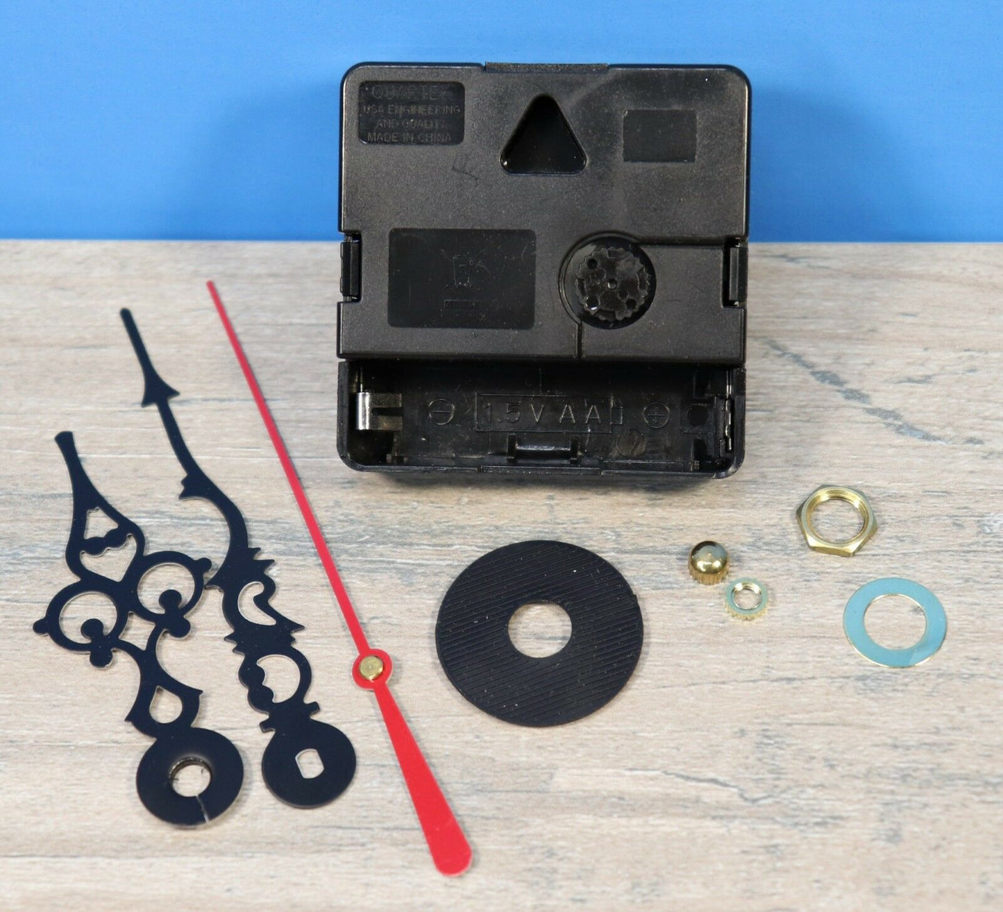 Quartex Q-80 Quartz Battery Clock Movement 9/16" Shaft Up To 1/8" Thick Dial - Serpentine Hands