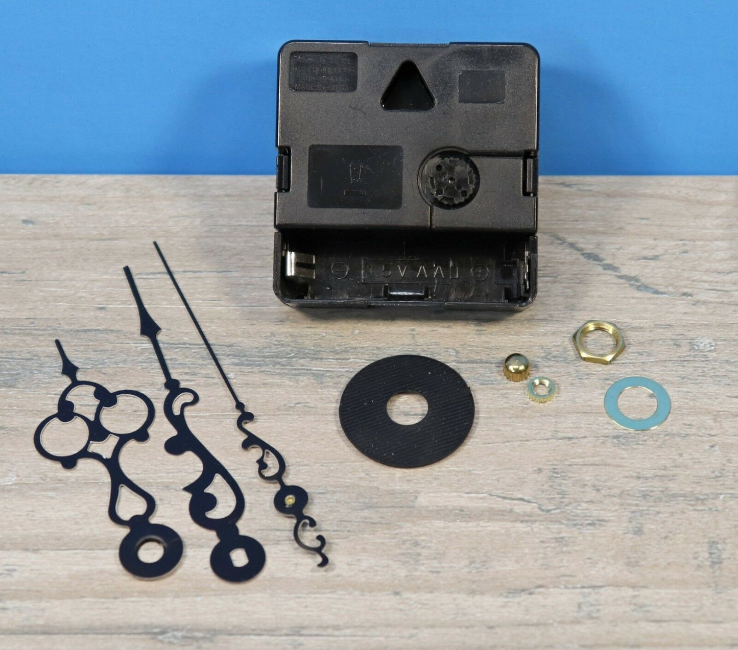 Quartex Q-80 Quartz Battery Clock Movement 1/8" Thick Dial 9/16" Shaft - Scroll Hands